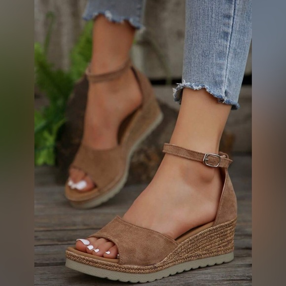 Casual And Stylish Women Peep Toe Wedges With Thick Soles - Picture 1 of 4